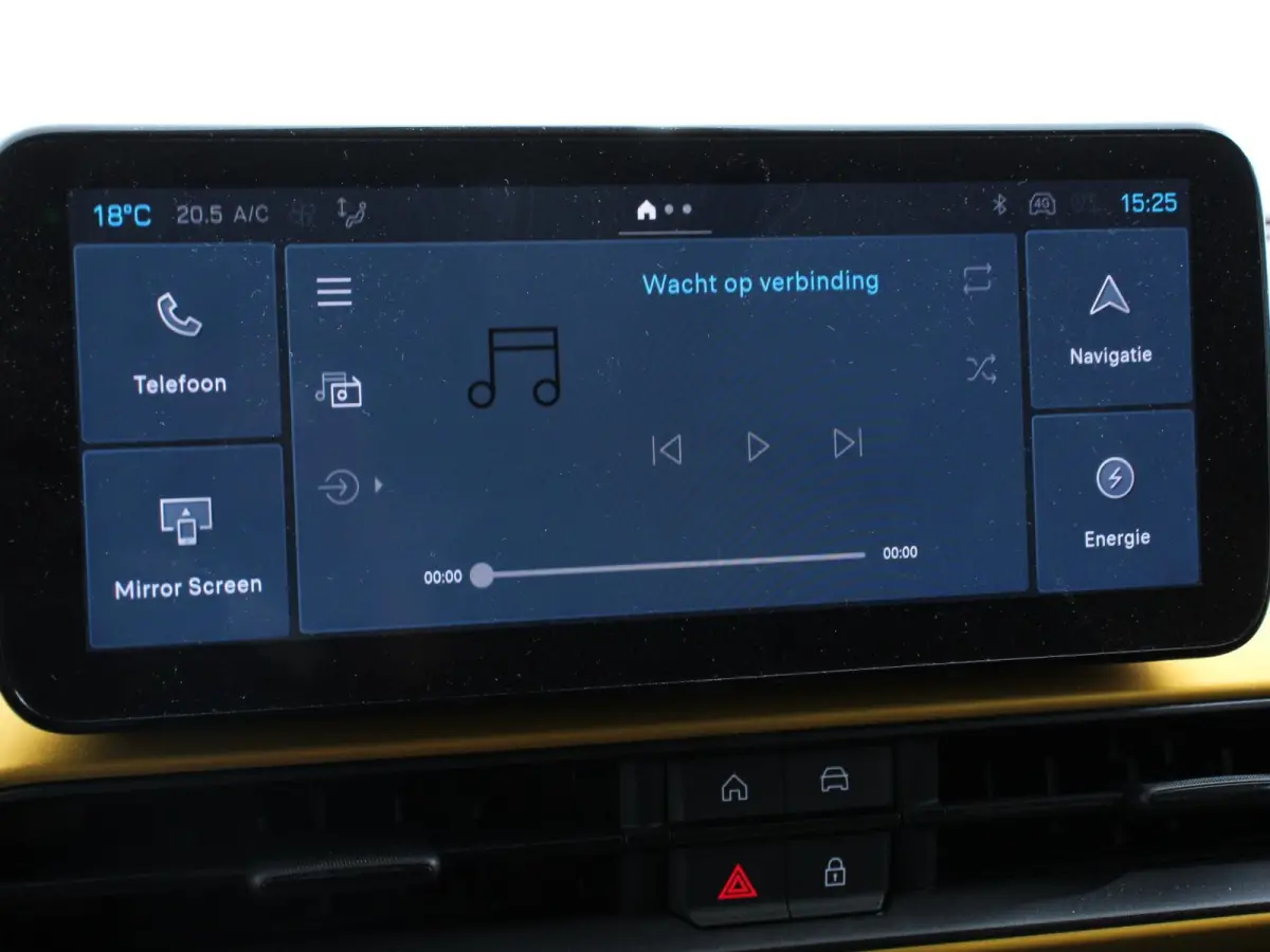Summit 54 kWh SOH 96,5 % Camera Lichtmetalen Velgen 18" Navigatie Apple Carplay/ Android Auto Sfeerverlichting Parkeersensor achter Cruise Control Stoelverwarming Full LED Virtual Cockpit Cl