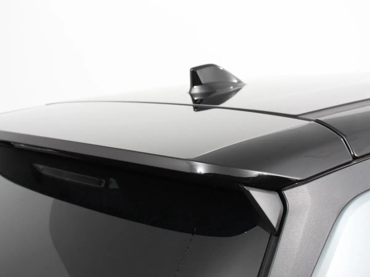 Summit 54 kWh SOH 96,5 % Camera Lichtmetalen Velgen 18" Navigatie Apple Carplay/ Android Auto Sfeerverlichting Parkeersensor achter Cruise Control Stoelverwarming Full LED Virtual Cockpit Cl