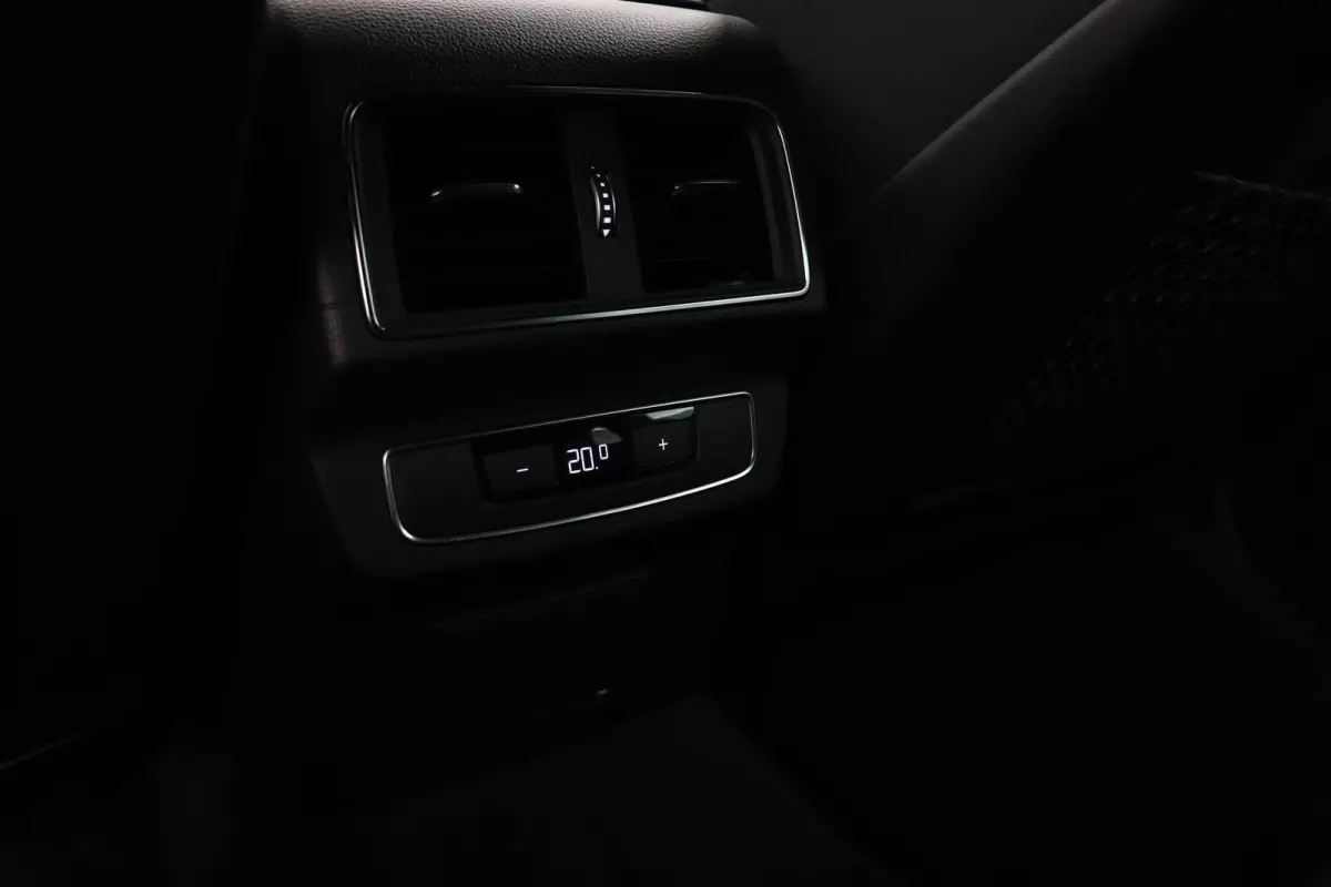 2.0 TFSI quattro Sport Line S-Line | Trekhaak | Org NL | Digital Cockpit | CarPlay | Camera | Stoelverwarming | Blind Spot