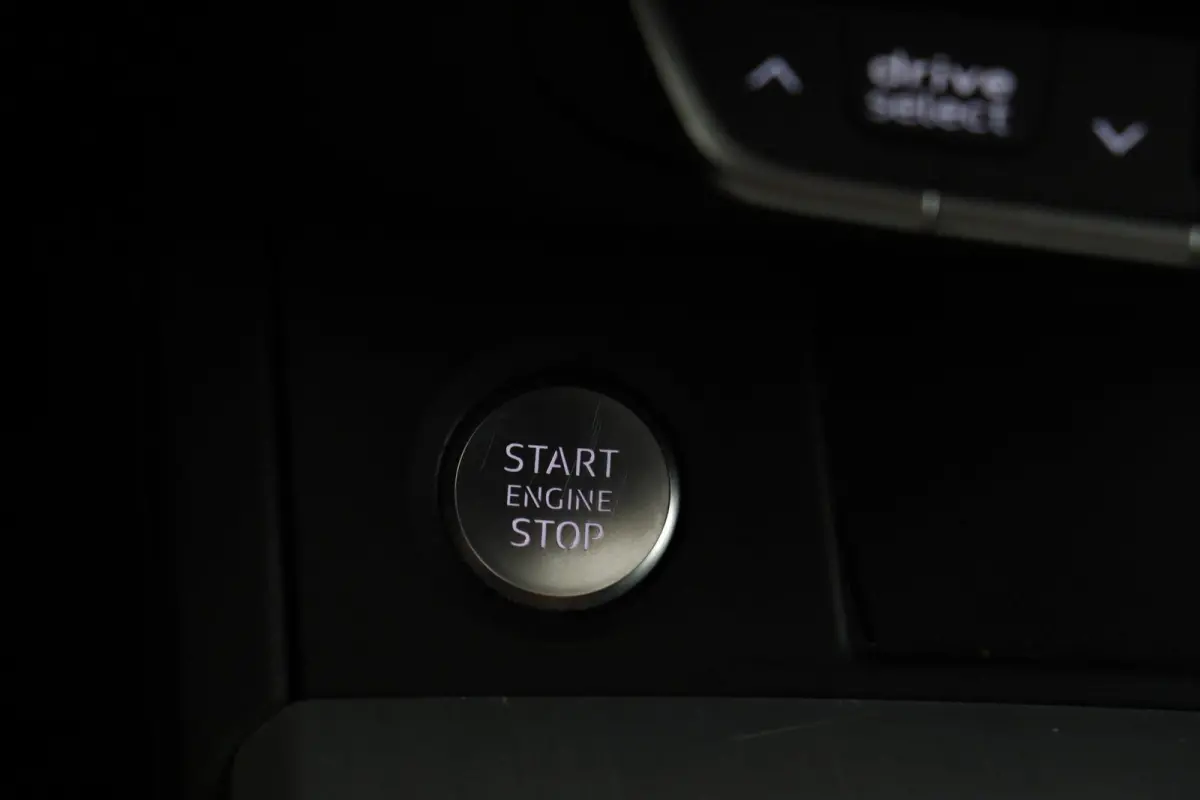 2.0 TFSI quattro Sport Line S-Line | Trekhaak | Org NL | Digital Cockpit | CarPlay | Camera | Stoelverwarming | Blind Spot