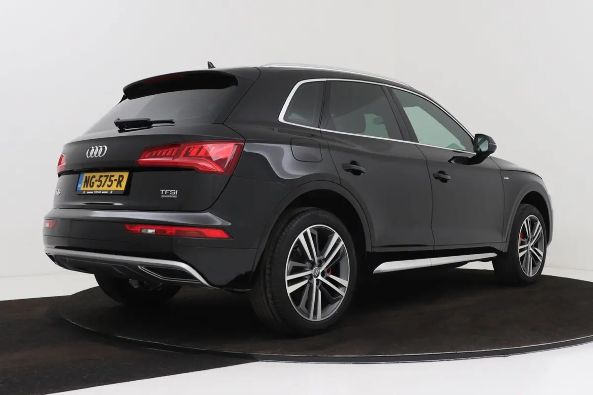 2.0 TFSI quattro Sport Line S-Line | Trekhaak | Org NL | Digital Cockpit | CarPlay | Camera | Stoelverwarming | Blind Spot