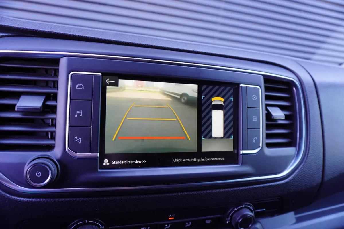 102pk L2H1 Navigatie Camera Apple Carplay Crusie control Parkeersensoren 3-zits
