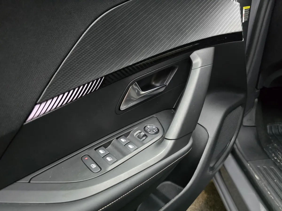 EV Allure Avantage 54 kWh FL Carplay camera cruise pdc 17"LM