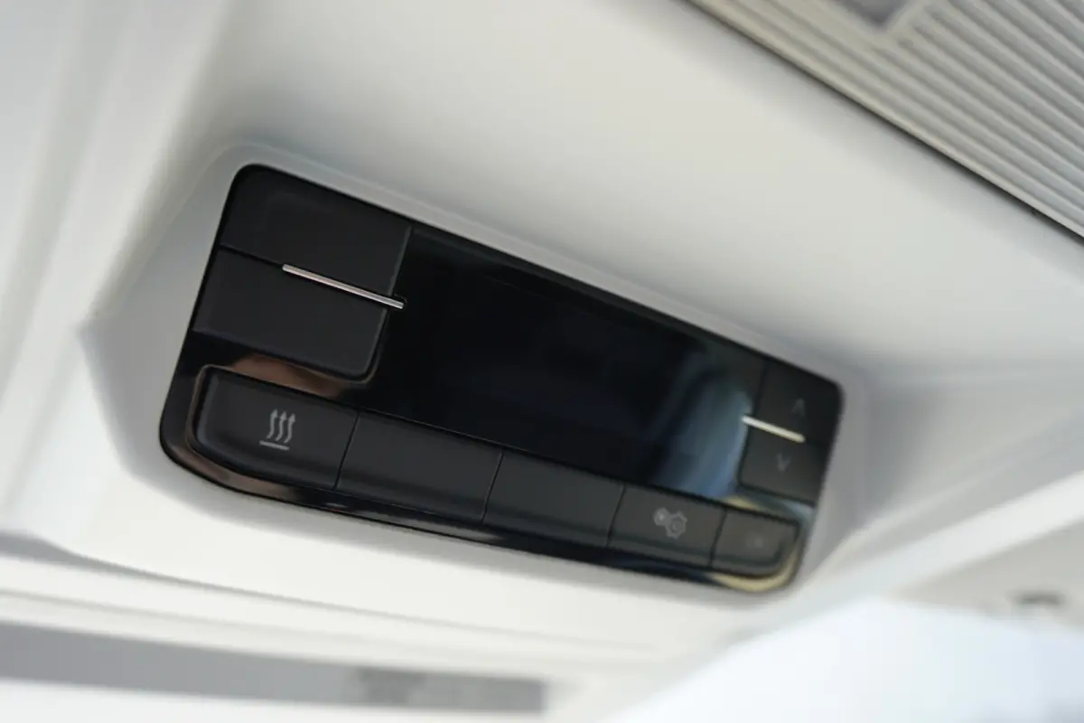 180pk Automaat L3H2/L2H1 Navigatie Apple carplay Airco Stoelverwarming Camera parkeersensoren LED