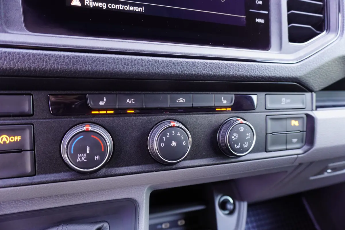 180pk Automaat L3H2/L2H1 Navigatie Apple carplay Airco Stoelverwarming Camera parkeersensoren LED