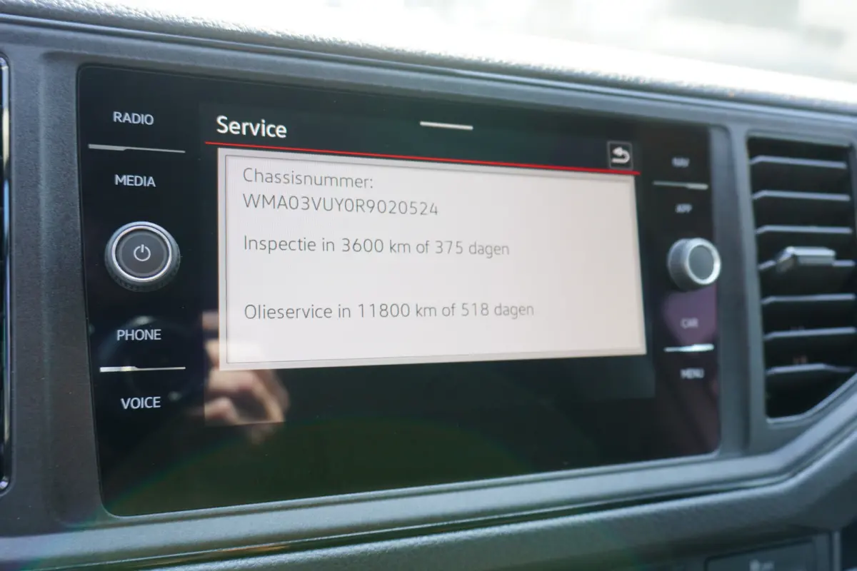 180pk Automaat L3H2/L2H1 Navigatie Apple carplay Airco Stoelverwarming Camera parkeersensoren LED