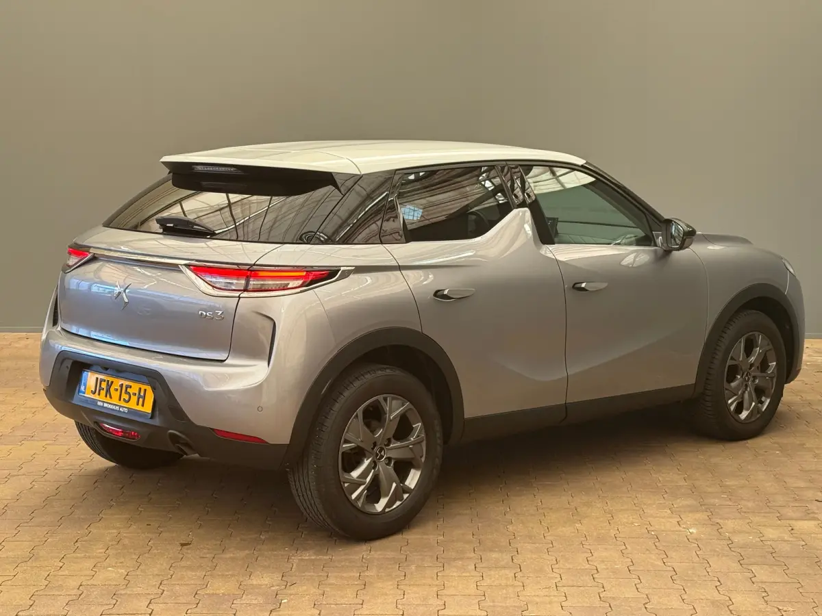 1.2 PureTech Business Camera | Leder\Stof | Navigatie | Clima | Carplay | Parkeersensoren | Cruise | LED | | Achterbank in delen neerklapbaar | Afwijkende dakkleur | Bestuurdersairbag
