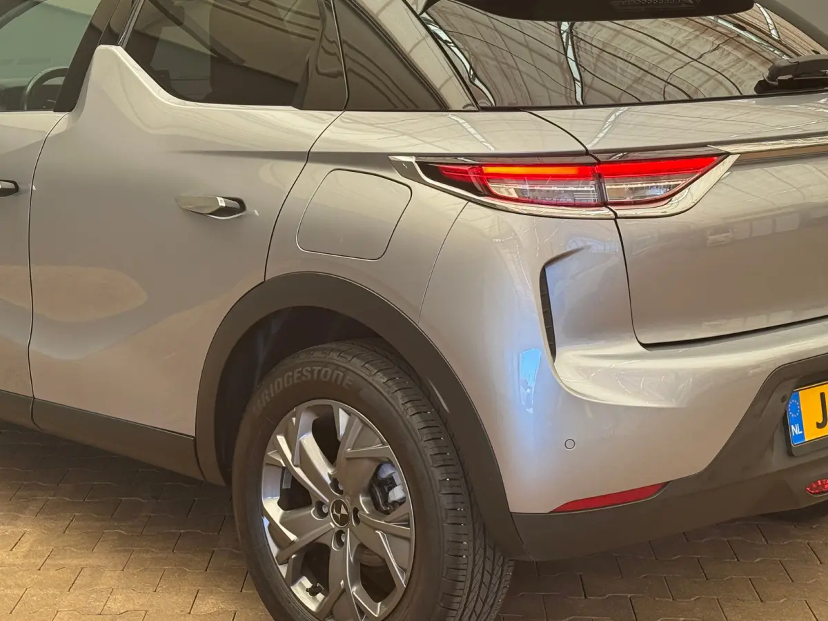 1.2 PureTech Business Camera | Leder\Stof | Navigatie | Clima | Carplay | Parkeersensoren | Cruise | LED | | Achterbank in delen neerklapbaar | Afwijkende dakkleur | Bestuurdersairbag
