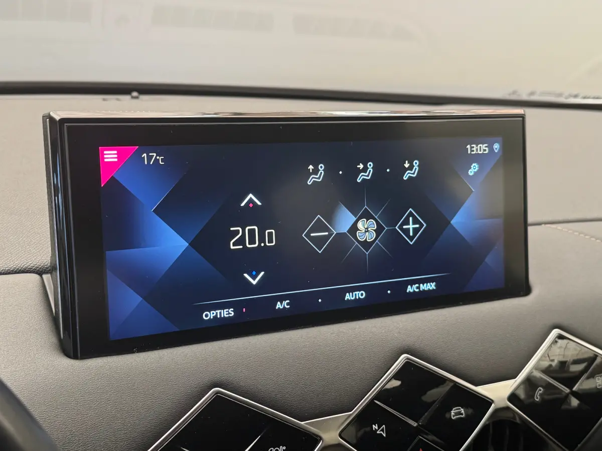 1.2 PureTech Business Camera | Leder\Stof | Navigatie | Clima | Carplay | Parkeersensoren | Cruise | LED | | Achterbank in delen neerklapbaar | Afwijkende dakkleur | Bestuurdersairbag