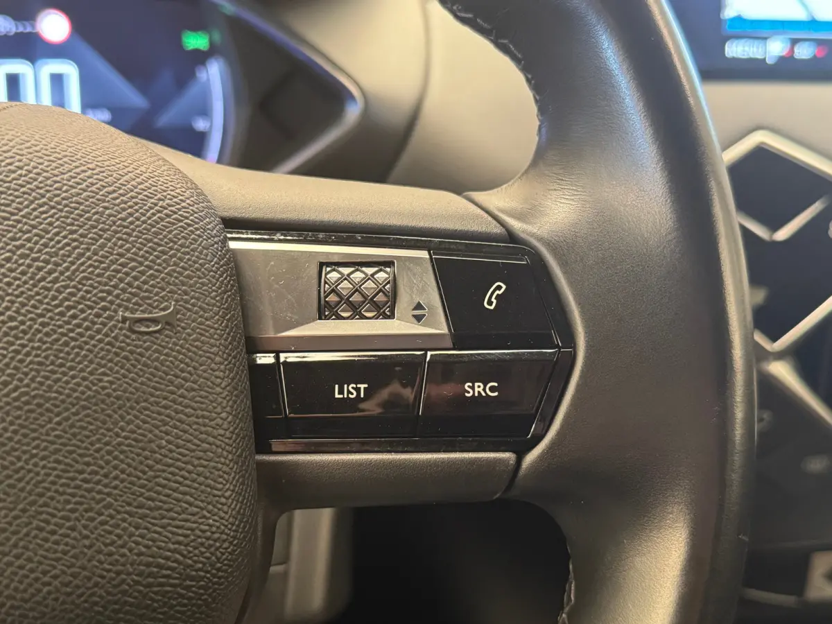 1.2 PureTech Business Camera | Leder\Stof | Navigatie | Clima | Carplay | Parkeersensoren | Cruise | LED | | Achterbank in delen neerklapbaar | Afwijkende dakkleur | Bestuurdersairbag