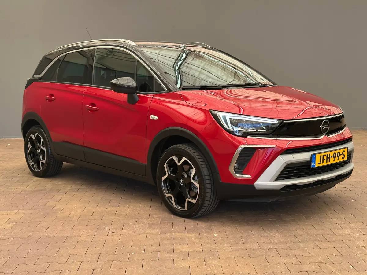 1.2 TURBO 110PK ULTIMATE Camera | Alcantara | Dode Hoek | Clima | Navigatie | 17 LMV | Keyless | Carplay | Cruise | LED | Getint glas | | Achteruitrijcamera | Afwijkende dakkleur | Apple Car