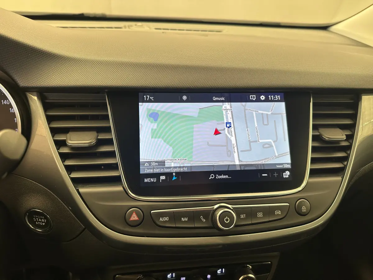 1.2 TURBO 110PK ULTIMATE Camera | Alcantara | Dode Hoek | Clima | Navigatie | 17 LMV | Keyless | Carplay | Cruise | LED | Getint glas | | Achteruitrijcamera | Afwijkende dakkleur | Apple Car