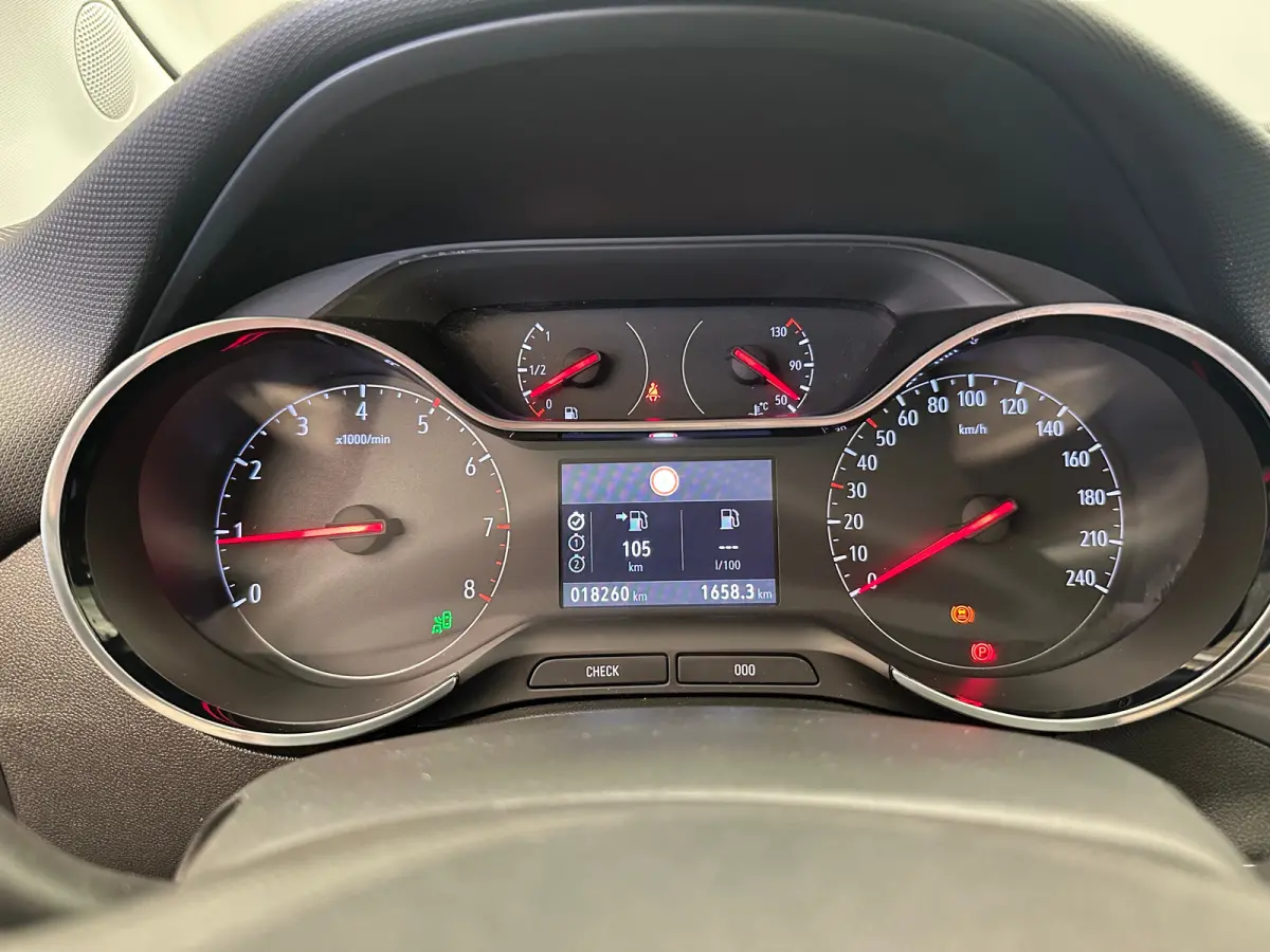 1.2 TURBO 110PK ULTIMATE Camera | Alcantara | Dode Hoek | Clima | Navigatie | 17 LMV | Keyless | Carplay | Cruise | LED | Getint glas | | Achteruitrijcamera | Afwijkende dakkleur | Apple Car