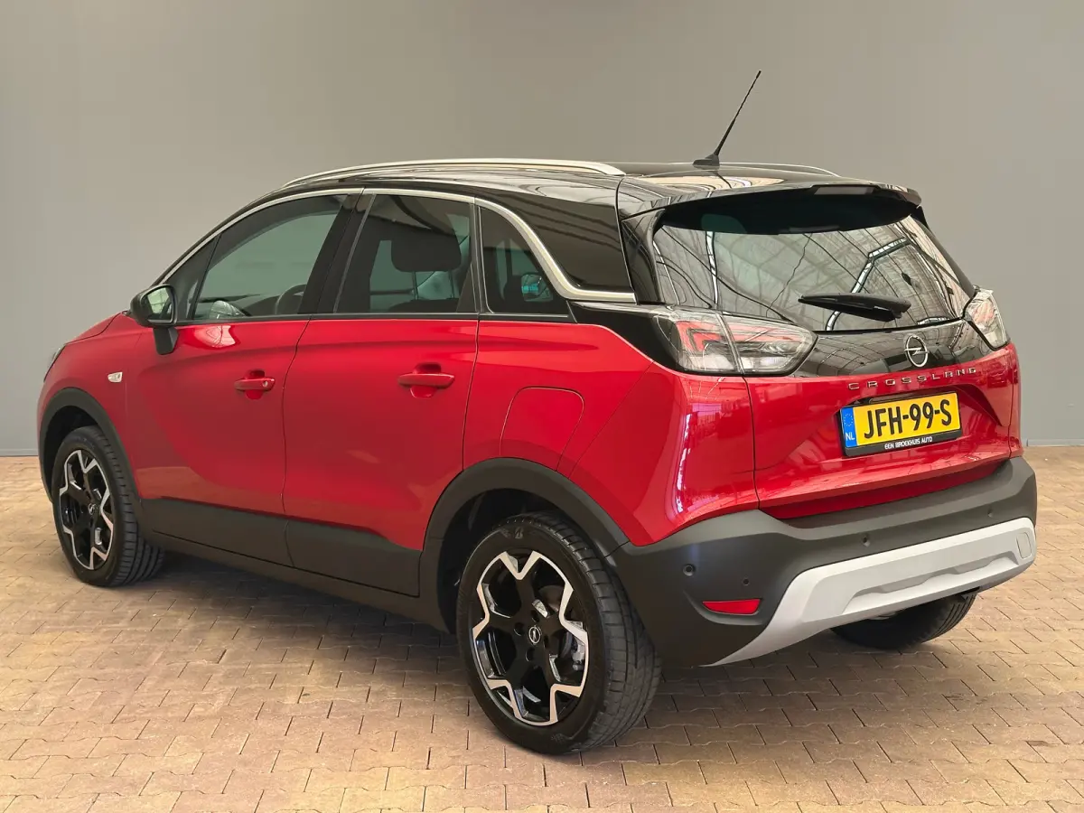 1.2 TURBO 110PK ULTIMATE Camera | Alcantara | Dode Hoek | Clima | Navigatie | 17 LMV | Keyless | Carplay | Cruise | LED | Getint glas | | Achteruitrijcamera | Afwijkende dakkleur | Apple Car