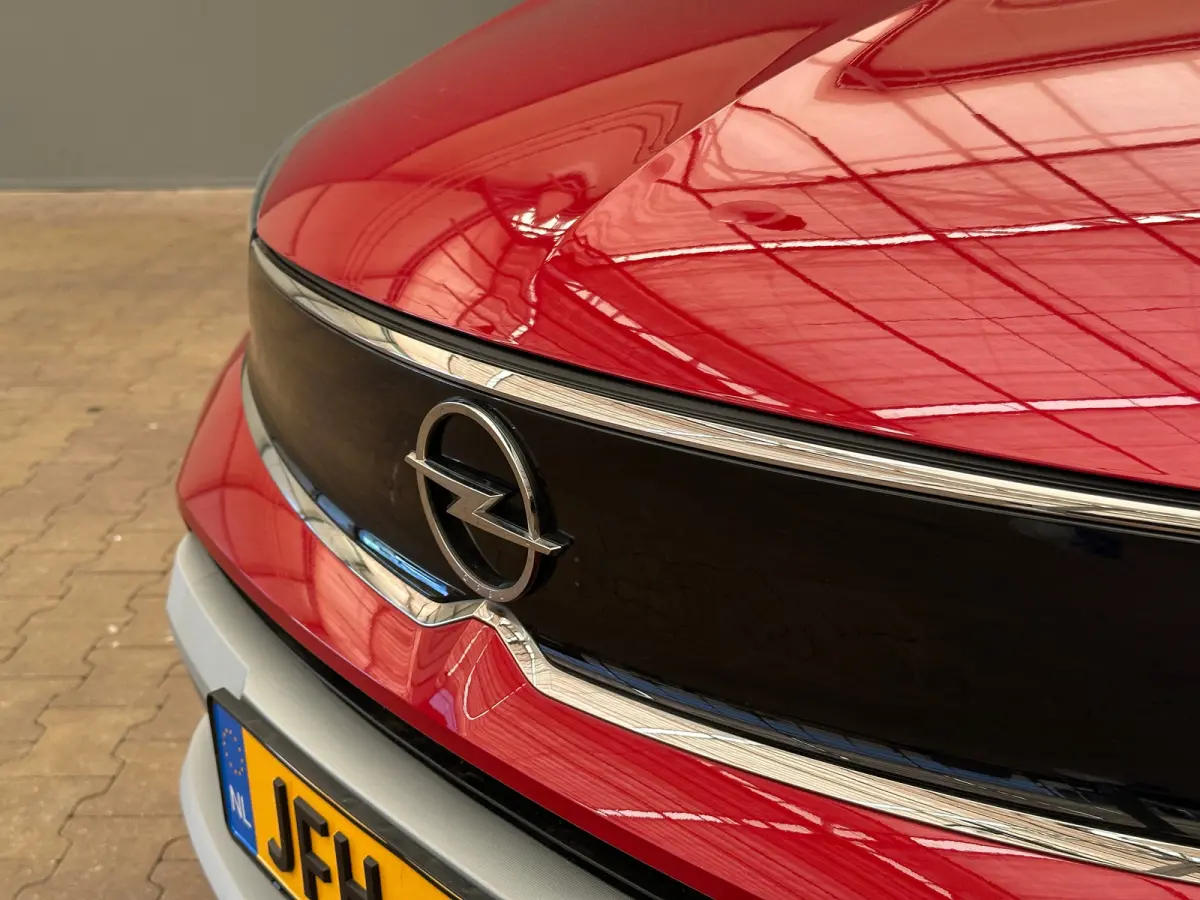 1.2 TURBO 110PK ULTIMATE Camera | Alcantara | Dode Hoek | Clima | Navigatie | 17 LMV | Keyless | Carplay | Cruise | LED | Getint glas | | Achteruitrijcamera | Afwijkende dakkleur | Apple Car