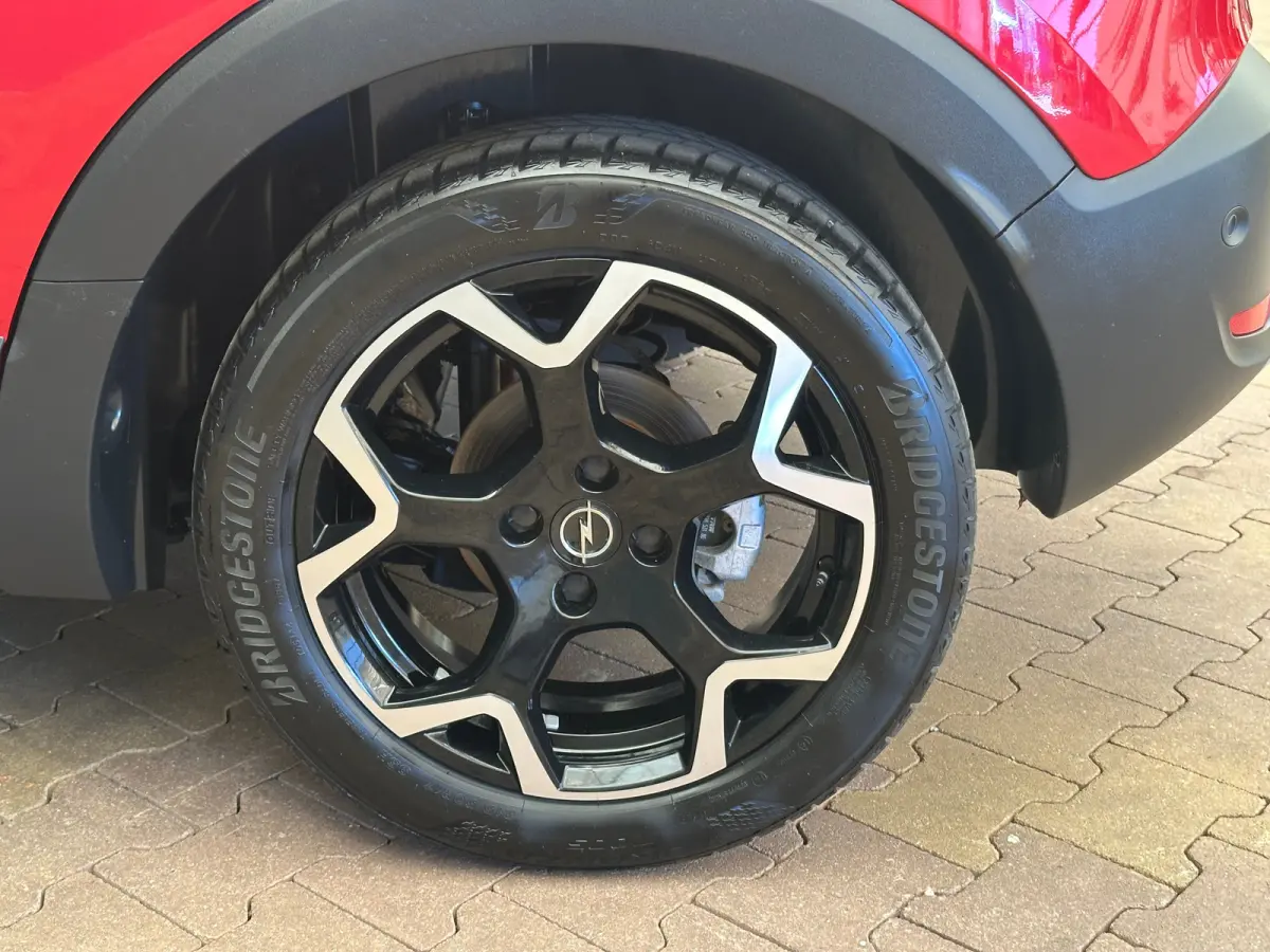 1.2 TURBO 110PK ULTIMATE Camera | Alcantara | Dode Hoek | Clima | Navigatie | 17 LMV | Keyless | Carplay | Cruise | LED | Getint glas | | Achteruitrijcamera | Afwijkende dakkleur | Apple Car