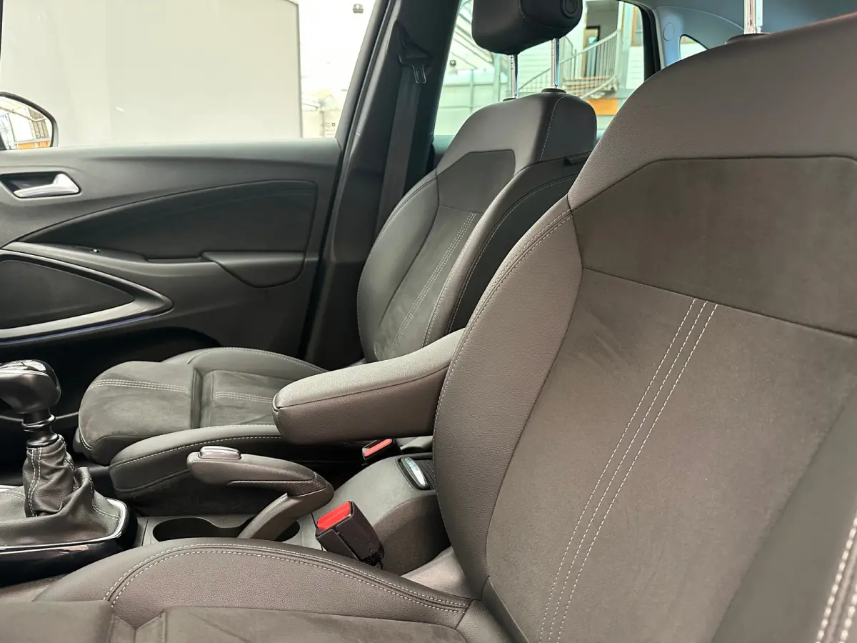 1.2 TURBO 110PK ULTIMATE Camera | Alcantara | Dode Hoek | Clima | Navigatie | 17 LMV | Keyless | Carplay | Cruise | LED | Getint glas | | Achteruitrijcamera | Afwijkende dakkleur | Apple Car