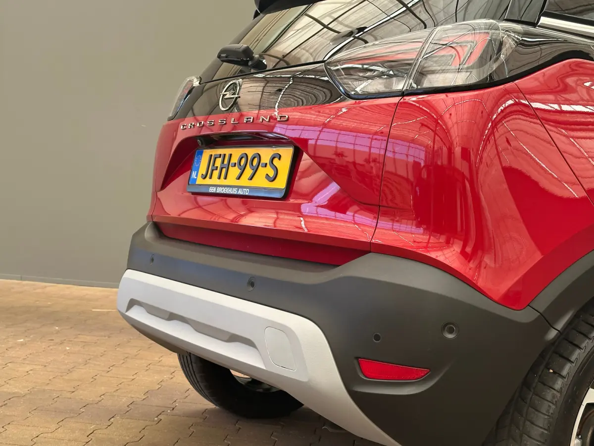 1.2 TURBO 110PK ULTIMATE Camera | Alcantara | Dode Hoek | Clima | Navigatie | 17 LMV | Keyless | Carplay | Cruise | LED | Getint glas | | Achteruitrijcamera | Afwijkende dakkleur | Apple Car