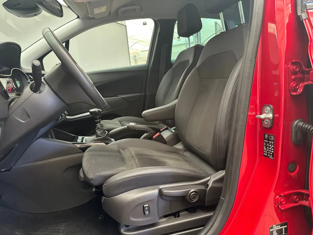 1.2 TURBO 110PK ULTIMATE Camera | Alcantara | Dode Hoek | Clima | Navigatie | 17 LMV | Keyless | Carplay | Cruise | LED | Getint glas | | Achteruitrijcamera | Afwijkende dakkleur | Apple Car
