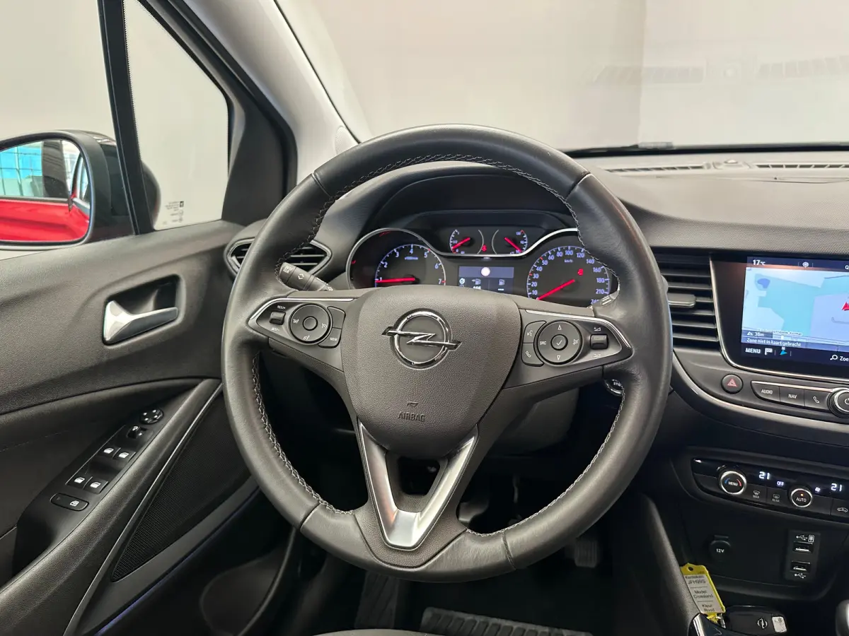 1.2 TURBO 110PK ULTIMATE Camera | Alcantara | Dode Hoek | Clima | Navigatie | 17 LMV | Keyless | Carplay | Cruise | LED | Getint glas | | Achteruitrijcamera | Afwijkende dakkleur | Apple Car