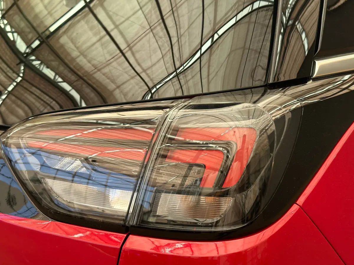 1.2 TURBO 110PK ULTIMATE Camera | Alcantara | Dode Hoek | Clima | Navigatie | 17 LMV | Keyless | Carplay | Cruise | LED | Getint glas | | Achteruitrijcamera | Afwijkende dakkleur | Apple Car