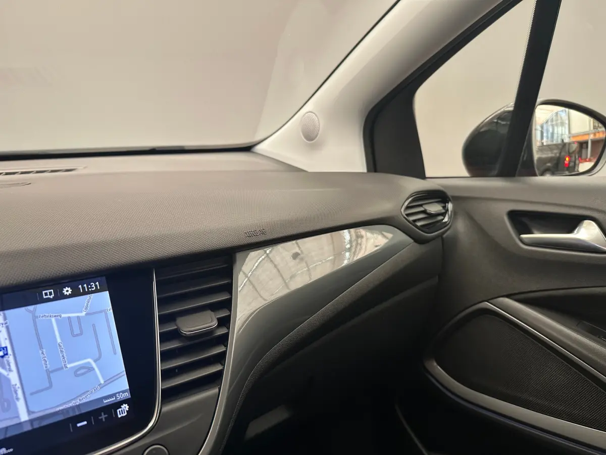 1.2 TURBO 110PK ULTIMATE Camera | Alcantara | Dode Hoek | Clima | Navigatie | 17 LMV | Keyless | Carplay | Cruise | LED | Getint glas | | Achteruitrijcamera | Afwijkende dakkleur | Apple Car