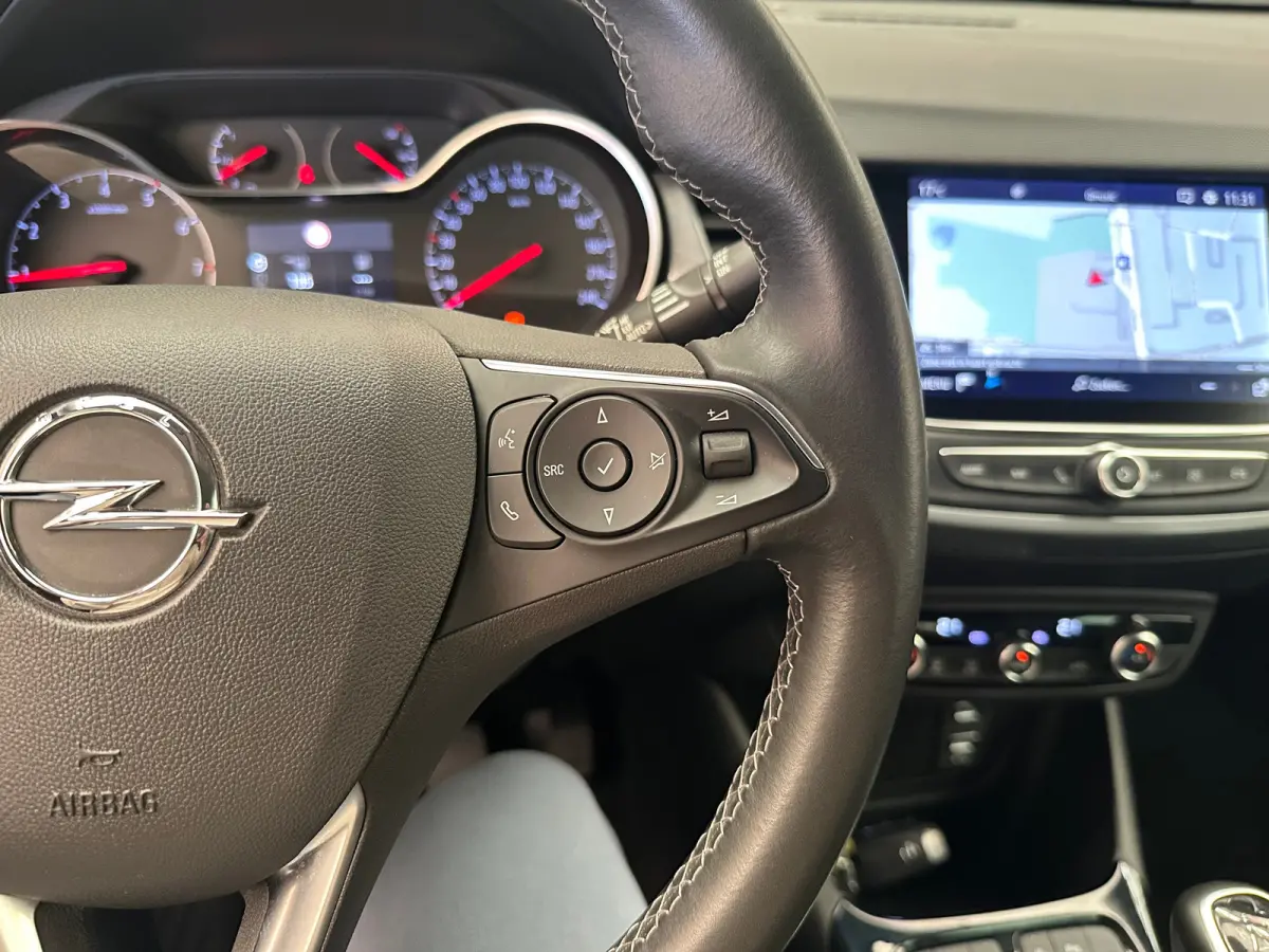 1.2 TURBO 110PK ULTIMATE Camera | Alcantara | Dode Hoek | Clima | Navigatie | 17 LMV | Keyless | Carplay | Cruise | LED | Getint glas | | Achteruitrijcamera | Afwijkende dakkleur | Apple Car