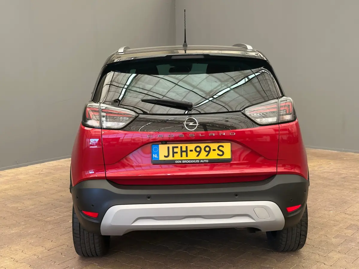 1.2 TURBO 110PK ULTIMATE Camera | Alcantara | Dode Hoek | Clima | Navigatie | 17 LMV | Keyless | Carplay | Cruise | LED | Getint glas | | Achteruitrijcamera | Afwijkende dakkleur | Apple Car