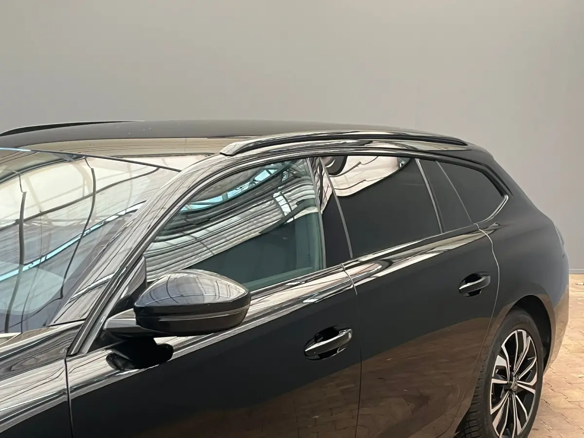 1.2 PURETECH 130PK ALLURE AUTOMAAT | 360 Camera | Navigatie| Adaptive Cruise Control | Adaptieve Cruise | Camera360 | Leder\Stof | Keyless | Carplay | Clima | 18LMV | LED | Aanhanger assiste