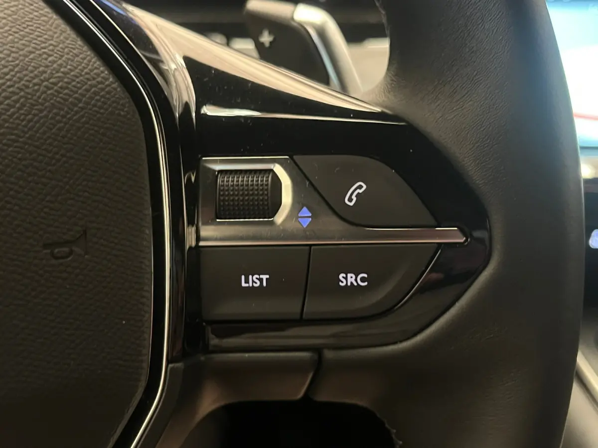 1.2 PURETECH 130PK ALLURE AUTOMAAT | 360 Camera | Navigatie| Adaptive Cruise Control | Adaptieve Cruise | Camera360 | Leder\Stof | Keyless | Carplay | Clima | 18LMV | LED | Aanhanger assiste