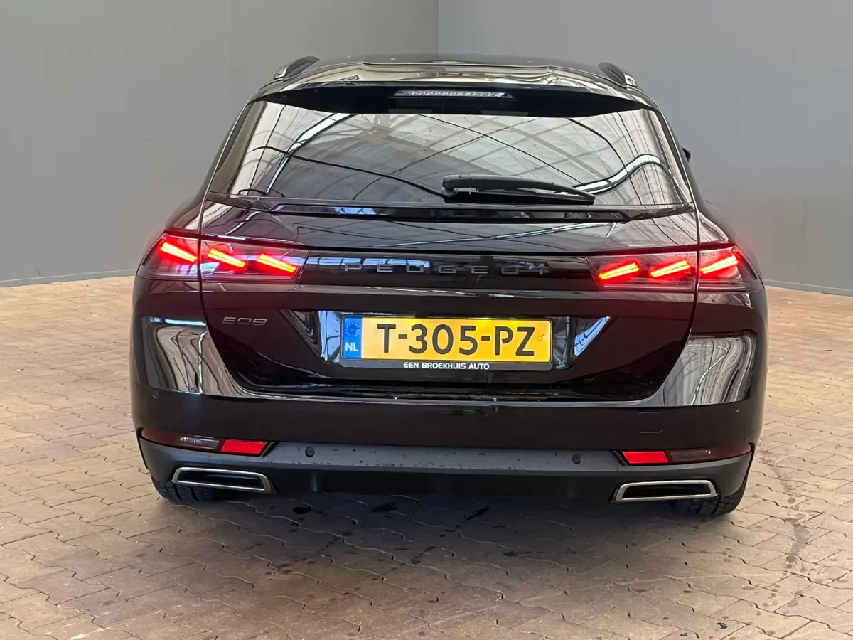 1.2 PURETECH 130PK ALLURE AUTOMAAT | 360 Camera | Navigatie| Adaptive Cruise Control | Adaptieve Cruise | Camera360 | Leder\Stof | Keyless | Carplay | Clima | 18LMV | LED | Aanhanger assiste