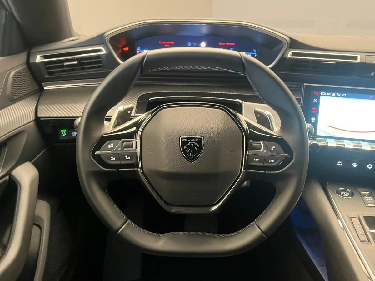 1.2 PURETECH 130PK ALLURE AUTOMAAT | 360 Camera | Navigatie| Adaptive Cruise Control | Adaptieve Cruise | Camera360 | Leder\Stof | Keyless | Carplay | Clima | 18LMV | LED | Aanhanger assiste