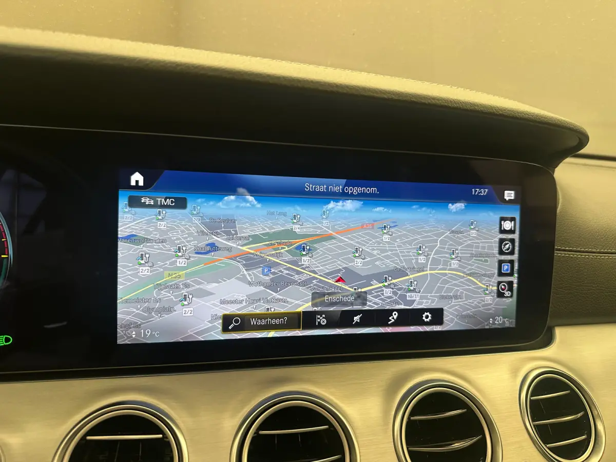 300 e AMG Line Panorama Dak | Alcantara/Leer | AMG-Styling | Elek. Stoelen | Elek. Achterklep | Stoelverwarming | LED | AMG-styling | Achteruitrijcamera | Adaptieve Cruise Control