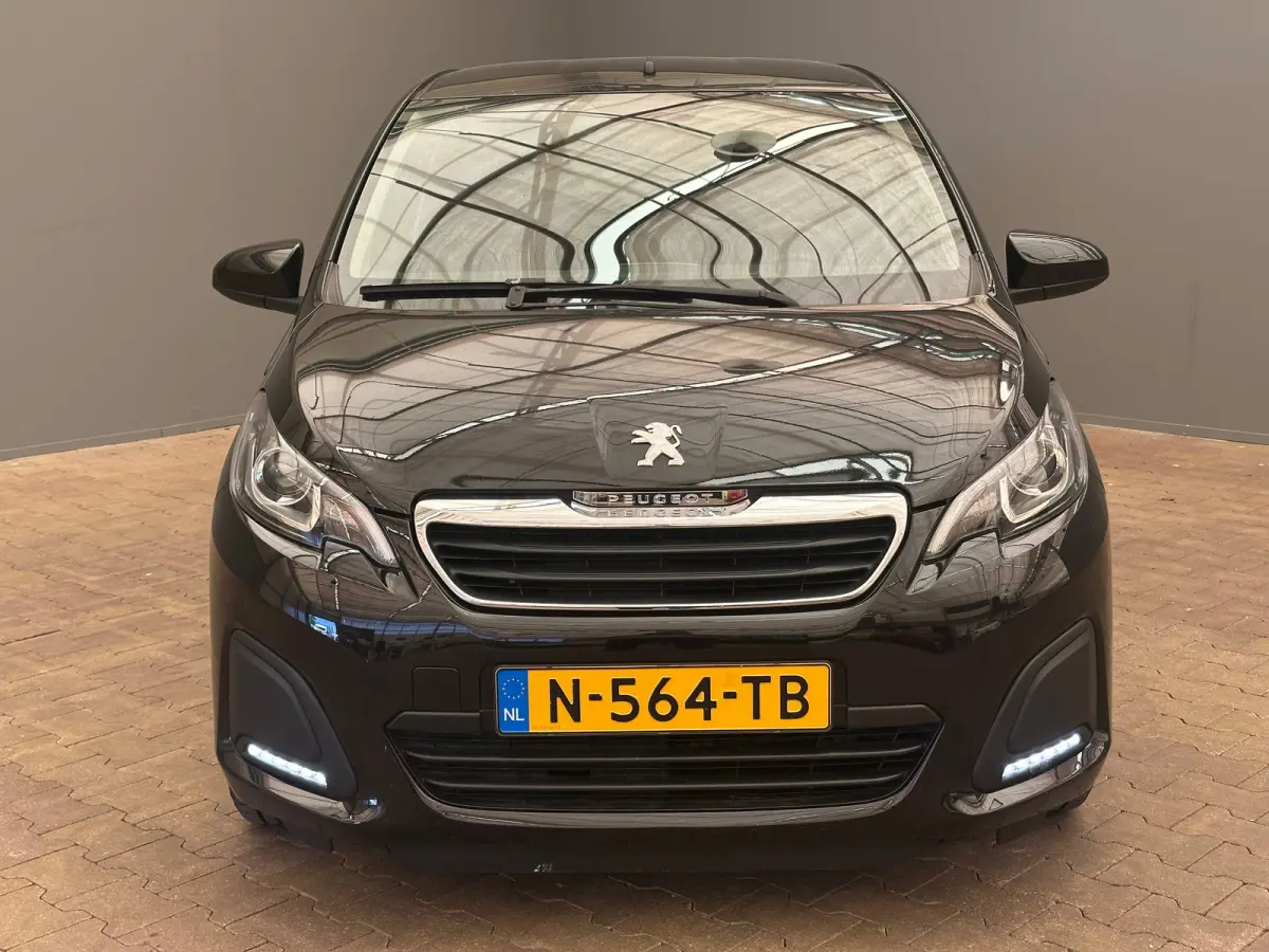 1.0 e-VTi Active 2022! | 5-Deurs | Airco | Bluetooth | Elek. Ramen | LED Dagrij | Airco | Bluetooth telefoonvoorbereiding | Centrale deurvergrendeling met afstandsbediening