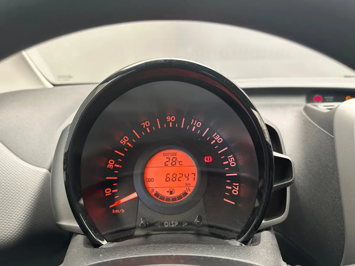 1.0 e-VTi Active 2022! | 5-Deurs | Airco | Bluetooth | Elek. Ramen | LED Dagrij | Airco | Bluetooth telefoonvoorbereiding | Centrale deurvergrendeling met afstandsbediening