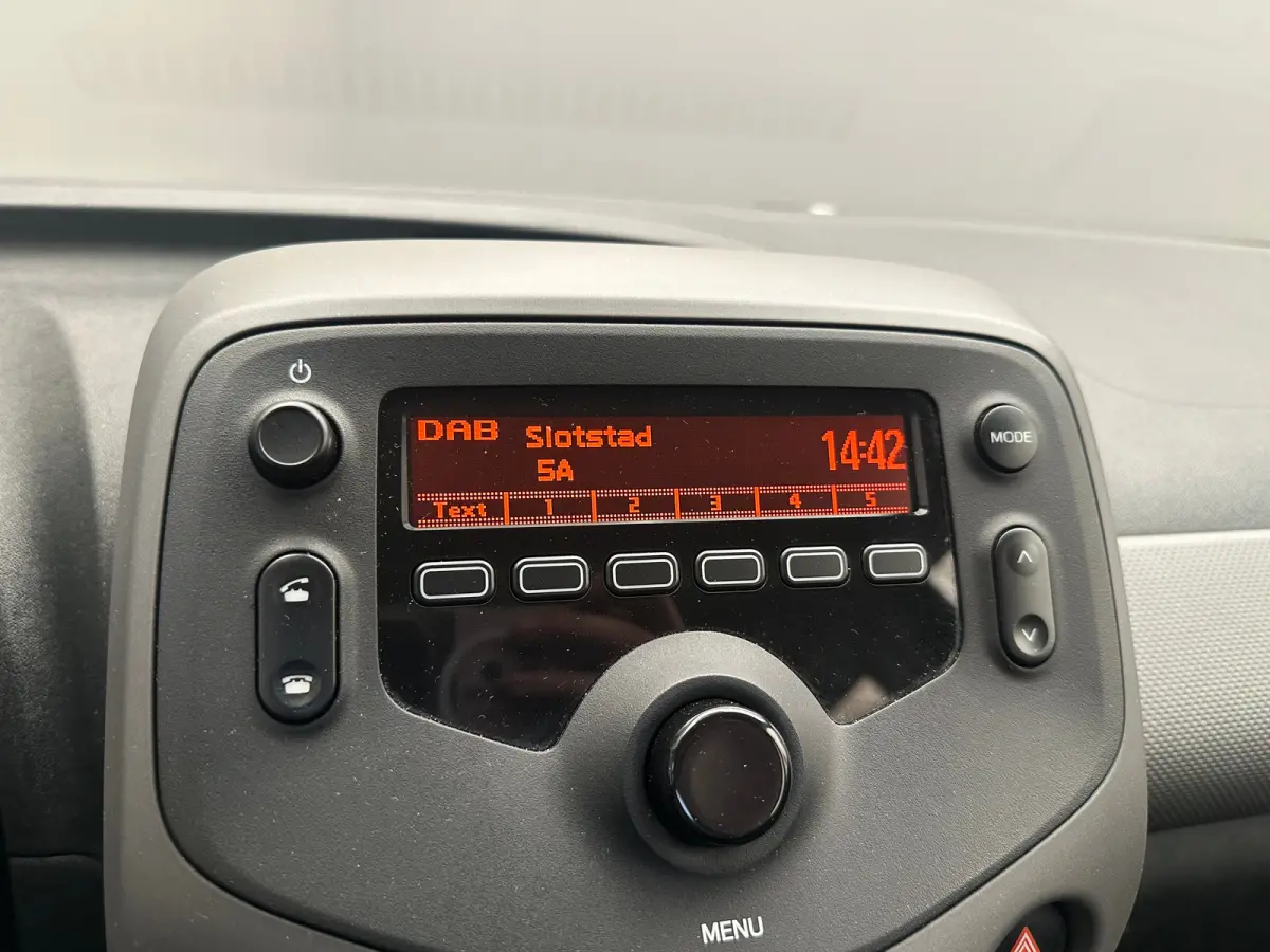 1.0 e-VTi Active 2022! | 5-Deurs | Airco | Bluetooth | Elek. Ramen | LED Dagrij | Airco | Bluetooth telefoonvoorbereiding | Centrale deurvergrendeling met afstandsbediening