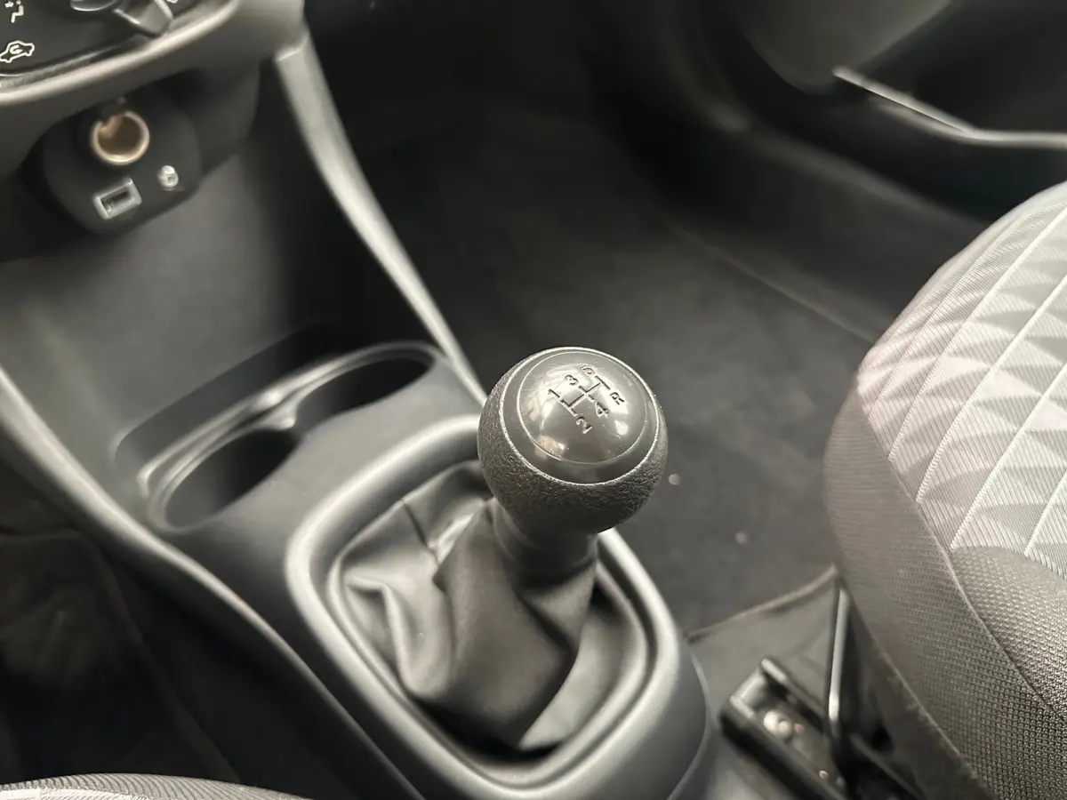 1.0 e-VTi Active 2022! | 5-Deurs | Airco | Bluetooth | Elek. Ramen | LED Dagrij | Airco | Bluetooth telefoonvoorbereiding | Centrale deurvergrendeling met afstandsbediening