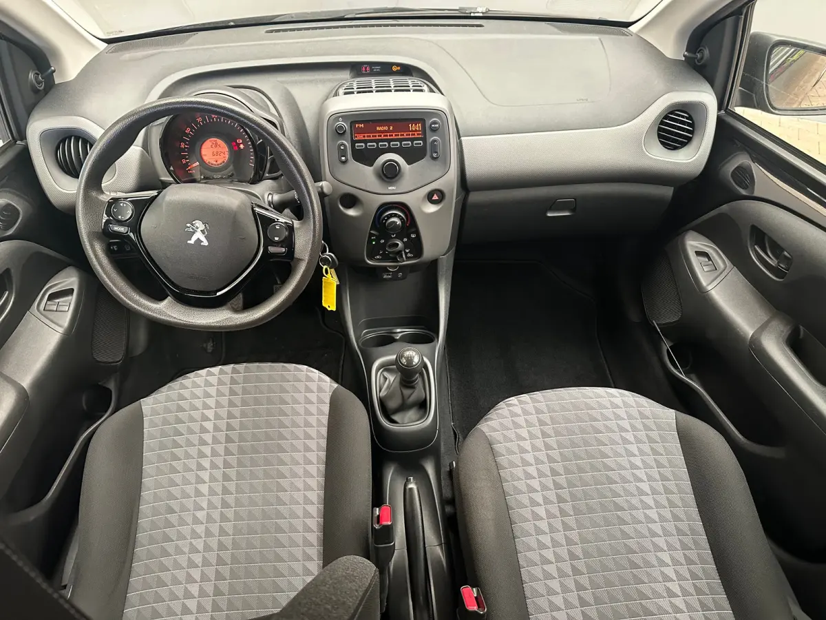 1.0 e-VTi Active 2022! | 5-Deurs | Airco | Bluetooth | Elek. Ramen | LED Dagrij | Airco | Bluetooth telefoonvoorbereiding | Centrale deurvergrendeling met afstandsbediening