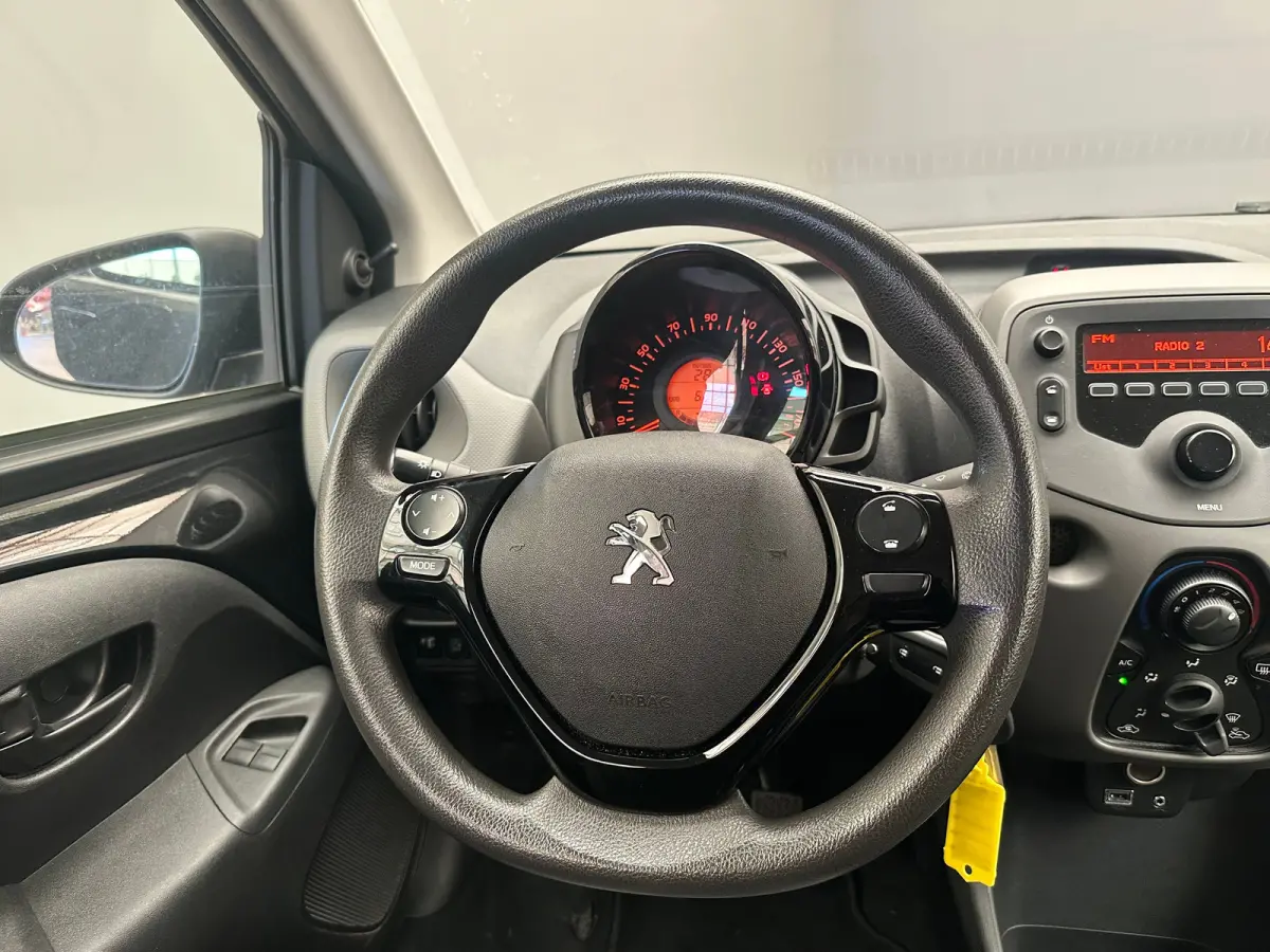 1.0 e-VTi Active 2022! | 5-Deurs | Airco | Bluetooth | Elek. Ramen | LED Dagrij | Airco | Bluetooth telefoonvoorbereiding | Centrale deurvergrendeling met afstandsbediening