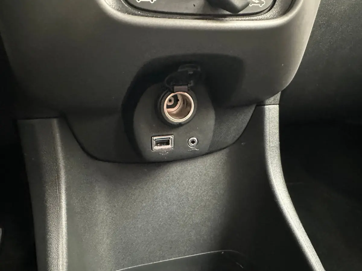 1.0 e-VTi Active 2022! | 5-Deurs | Airco | Bluetooth | Elek. Ramen | LED Dagrij | Airco | Bluetooth telefoonvoorbereiding | Centrale deurvergrendeling met afstandsbediening