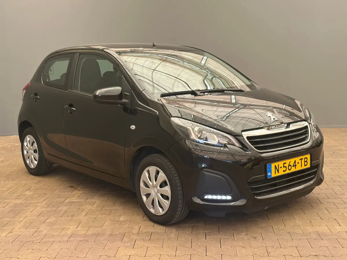 1.0 e-VTi Active 2022! | 5-Deurs | Airco | Bluetooth | Elek. Ramen | LED Dagrij | Airco | Bluetooth telefoonvoorbereiding | Centrale deurvergrendeling met afstandsbediening