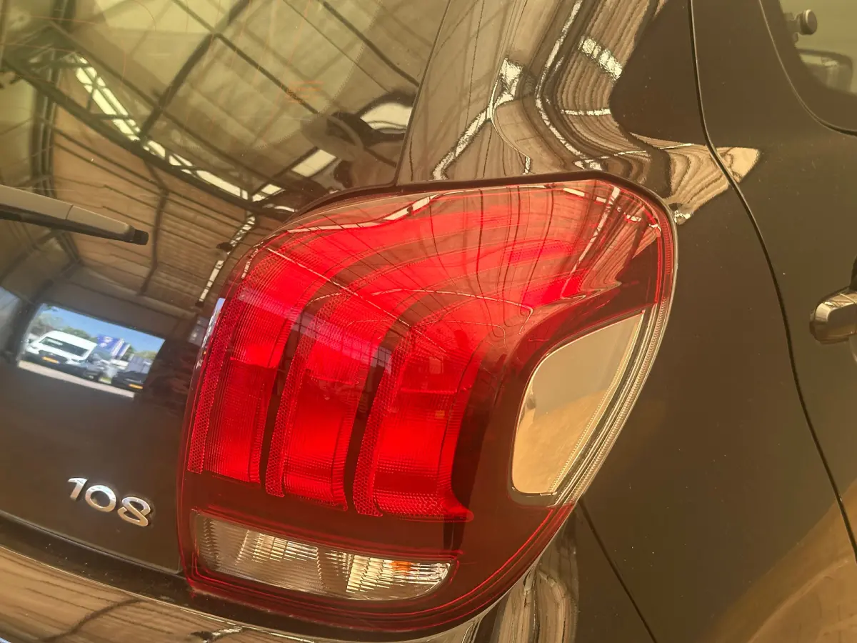 1.0 e-VTi Active 2022! | 5-Deurs | Airco | Bluetooth | Elek. Ramen | LED Dagrij | Airco | Bluetooth telefoonvoorbereiding | Centrale deurvergrendeling met afstandsbediening