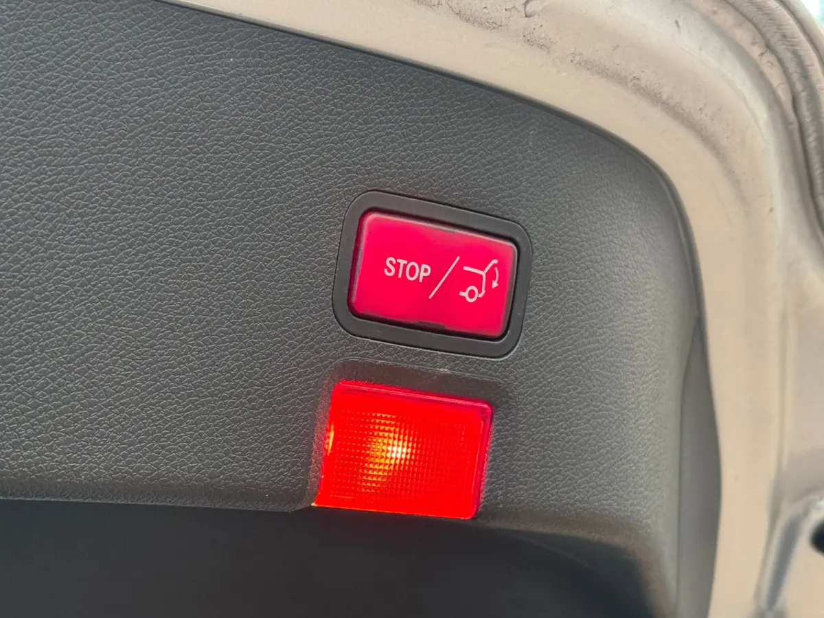 180 OrangeArt Edition Leder/Stof Sportstoelen | Stoelverwarming | Parkeersensoren Rondom | Airco | Cruise | 17" Lichtmetaal | 360° Parkeersensoren | AMG-styling | Airco