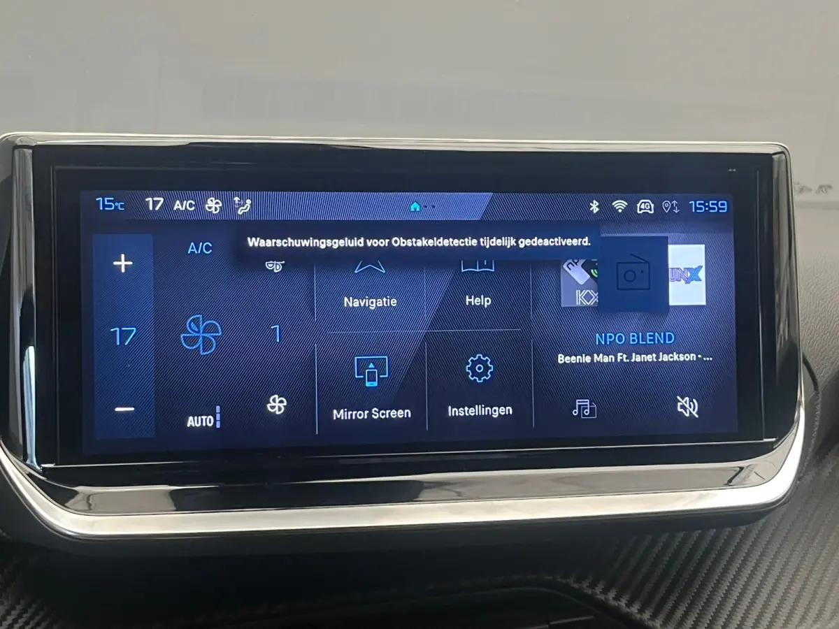 1.2 PureTech 100 Allure Camera | Stoelverwarming | Navigatie | Carplay | Digitaal Dashboard | 17" Lichtmetaal | Leder/Stof | Achteruitrij camera | Airco (automatisch) | Cruise control