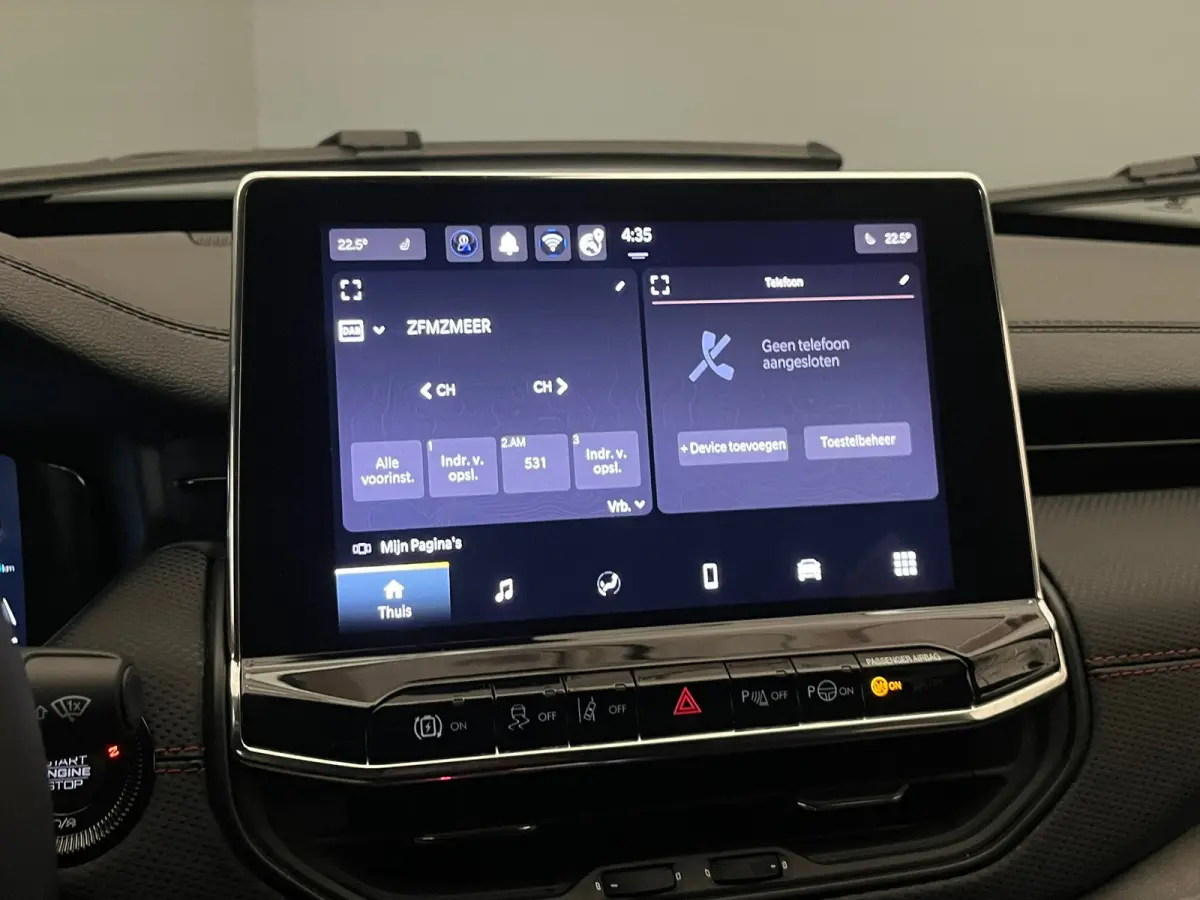4xe 240 Plug-in Hybrid Trailhawk Lederen Bekleding | Elek. Stoelen met Geheugen | Camera | Adaptieve Cruise | LED | 17" Lichtmetaal | Achteruitrijcamera | Airco (automatisch) | Cruise contro
