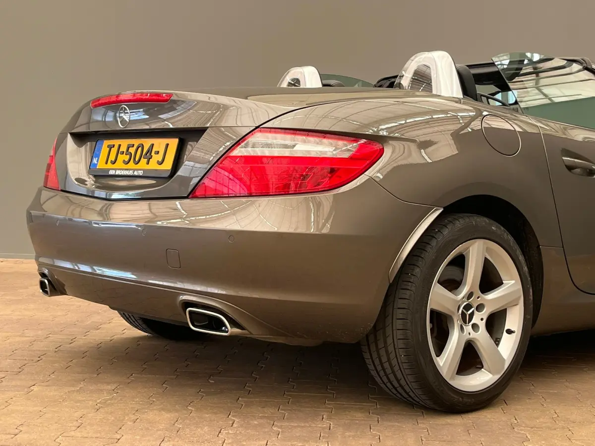 250 Lederen Bekleding | Airscarf | Stoelverwarming | 18" Lichtmetaal | Navigatie | Cruise | Airco | Airco | Audio-navigatie full map | Cruise control