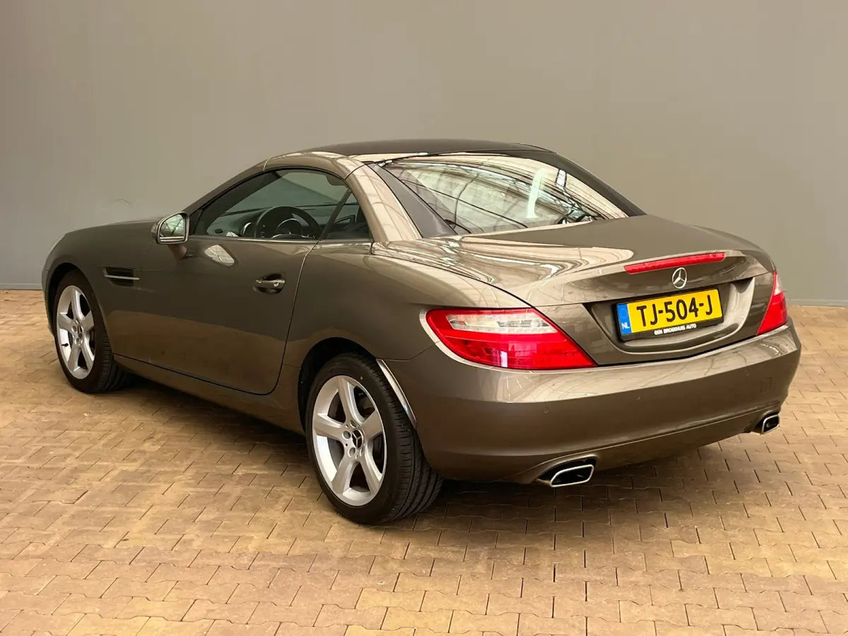 250 Lederen Bekleding | Airscarf | Stoelverwarming | 18" Lichtmetaal | Navigatie | Cruise | Airco | Airco | Audio-navigatie full map | Cruise control