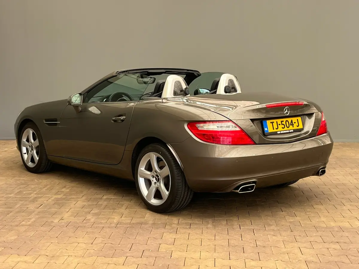 250 Lederen Bekleding | Airscarf | Stoelverwarming | 18" Lichtmetaal | Navigatie | Cruise | Airco | Airco | Audio-navigatie full map | Cruise control