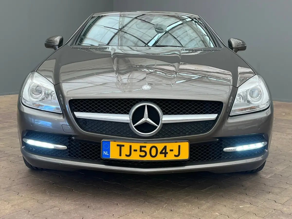 250 Lederen Bekleding | Airscarf | Stoelverwarming | 18" Lichtmetaal | Navigatie | Cruise | Airco | Airco | Audio-navigatie full map | Cruise control