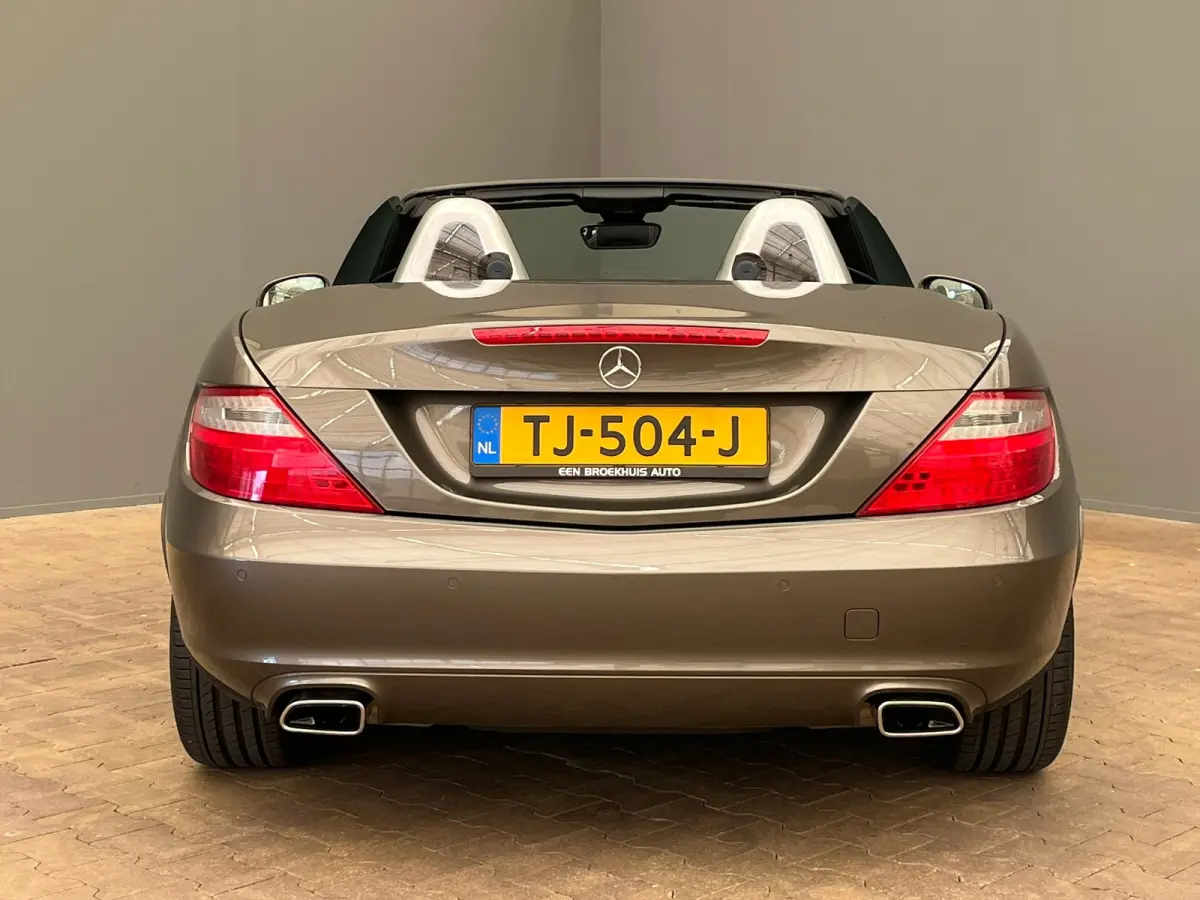 250 Lederen Bekleding | Airscarf | Stoelverwarming | 18" Lichtmetaal | Navigatie | Cruise | Airco | Airco | Audio-navigatie full map | Cruise control
